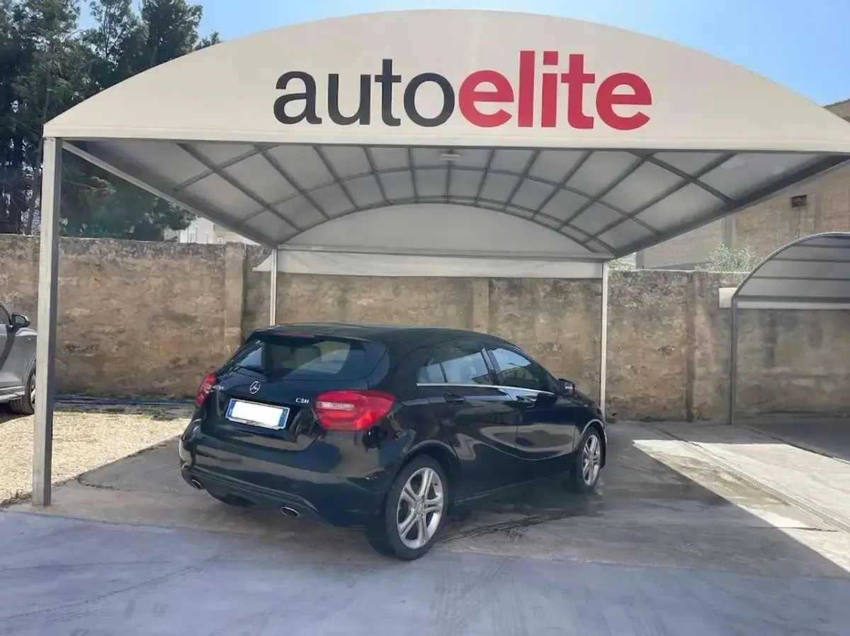 Usata Mercedes A180 109 CV (80 kW) 2015 Nero Berlina