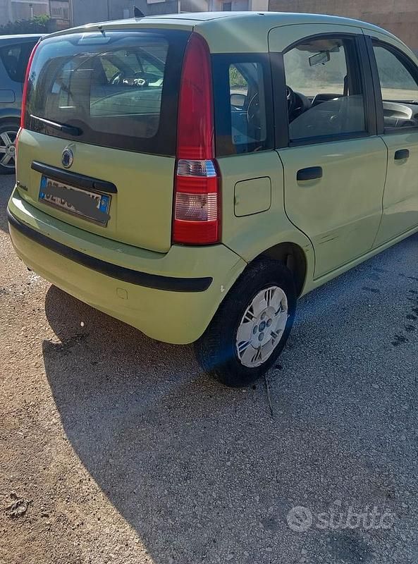Usata Fiat Panda 54 CV (39 kW) 2006 Verde Utilitaria