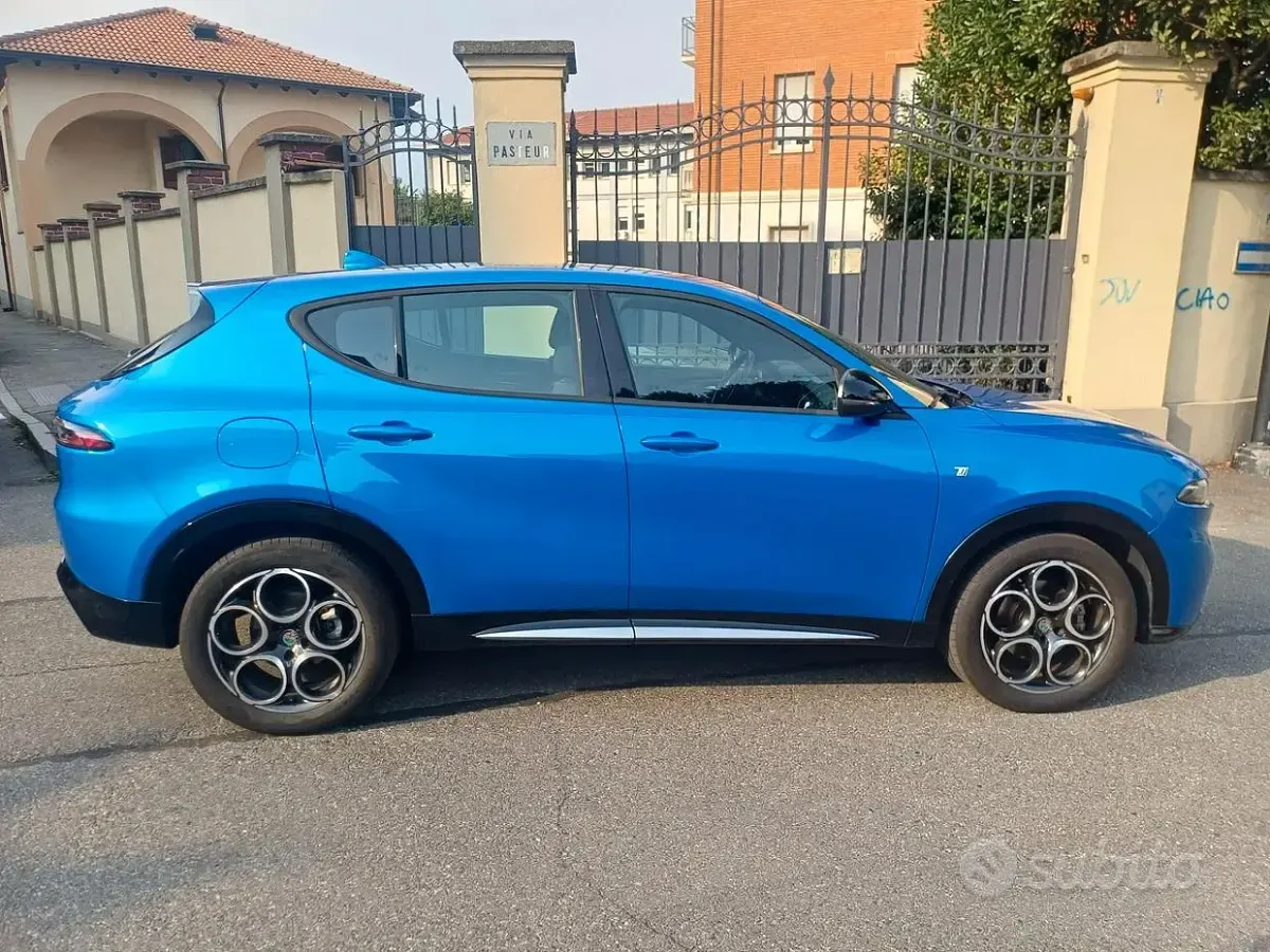 Usata Alfa Romeo Tonale Ti 131 CV (96 kW) 2023 Blu SUV