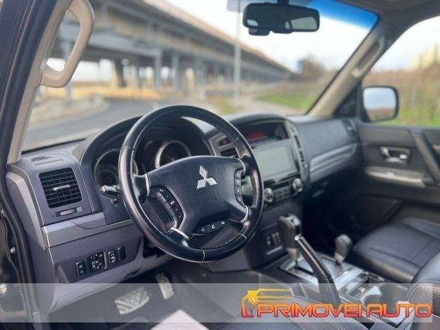 Nero Usata 2015 Mitsubishi Pajero Diamant Edition SUV | 35.300 € - Immagine 1/4