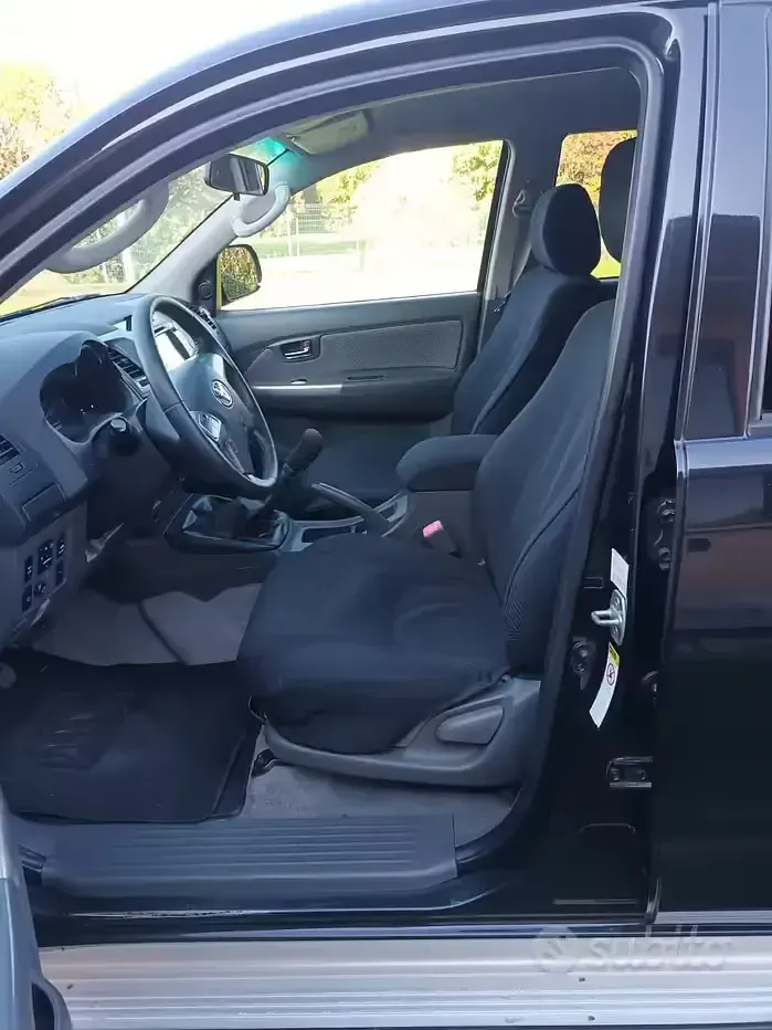 Usata Toyota HiLux 144 CV (105 kW) 2013 Pick-up