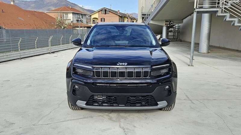 Nuova Jeep Avenger Summit 101 CV (74 kW) 2025 Grigio SUV