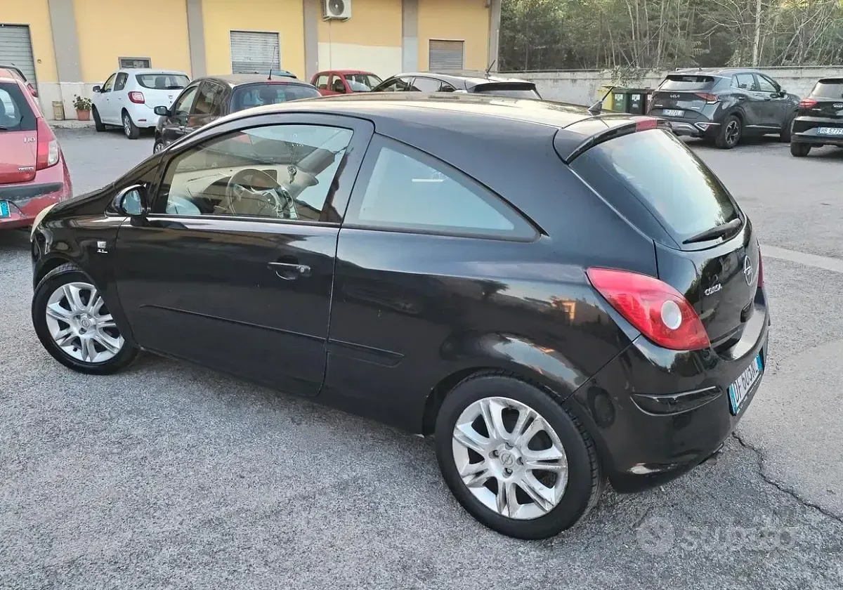 Usata Opel Corsa 80 CV (58 kW) 2008 Nero Utilitaria