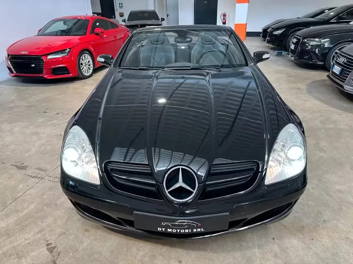 Usata Mercedes SLK350 272 CV (200 kW) 2004 Nero Cabrio