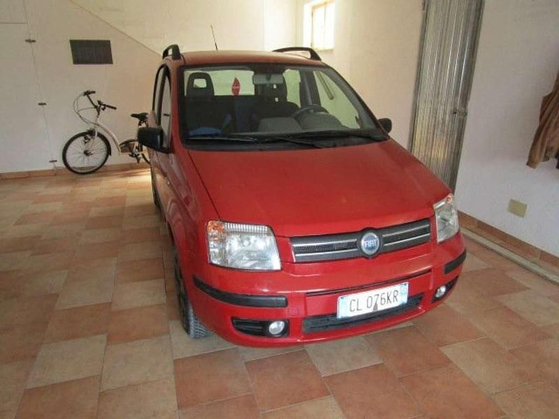 Rosso Usata 2004 Fiat Panda Dynamic Utilitaria | 2300 € (Ottimo prezzo) - Immagine 1/4