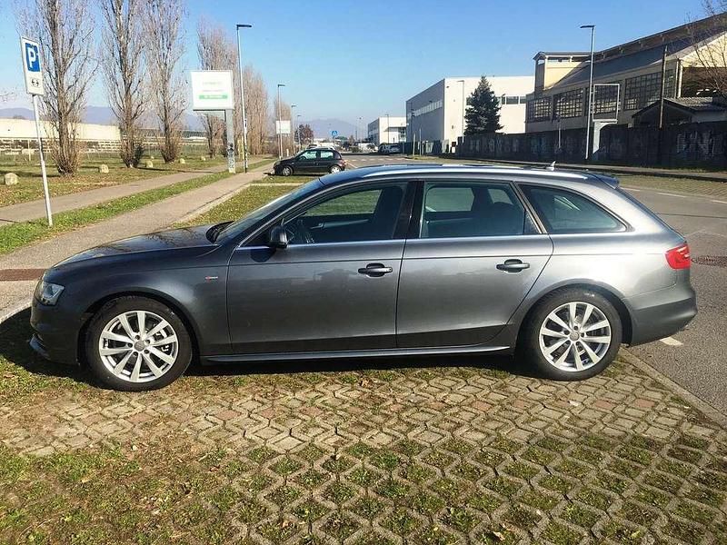 Grigio Usata 2015 Audi A4 Ambiente Station wagon | 9990 € (Buon prezzo) - Immagine 1/4