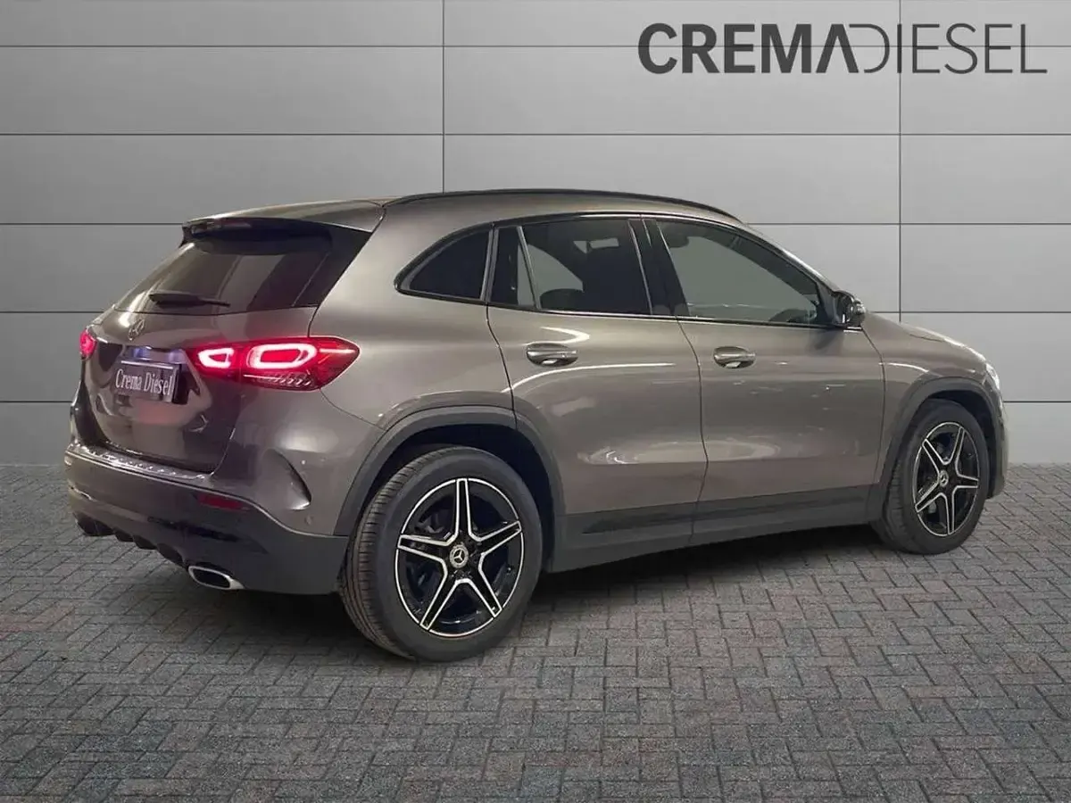 Usata Mercedes GLA200 Premium 150 CV (110 kW) 2023 Grigio SUV