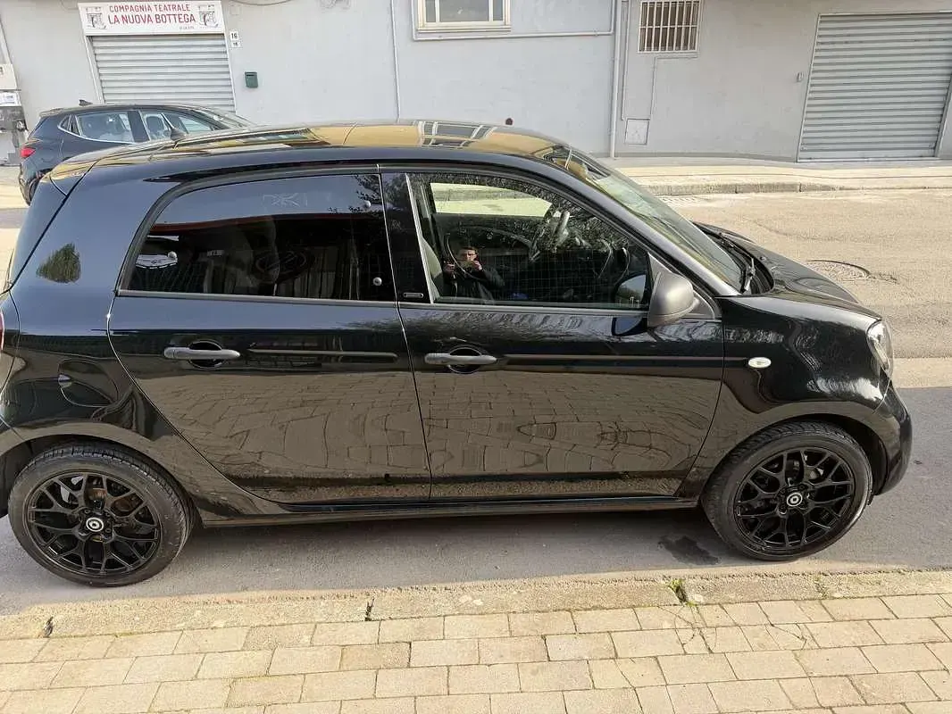 Usata Smart ForFour Passion 90 CV (66 kW) 2019 Utilitaria