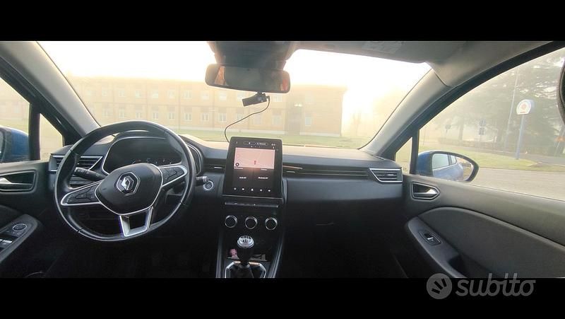 Usata Renault Clio V Intens 116 CV (85 kW) 2020 Blu Berlina