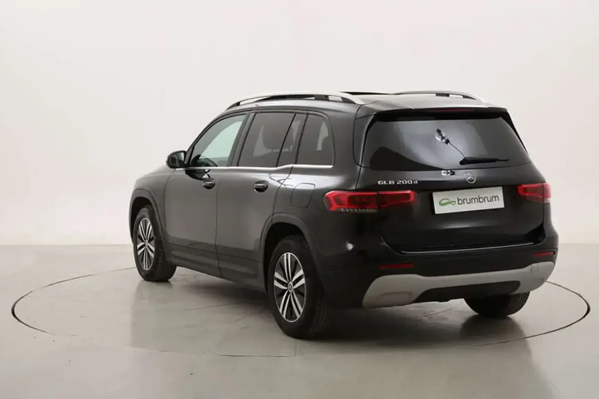 Usata Mercedes GLB200 Business 150 CV (110 kW) 2021 Nero SUV