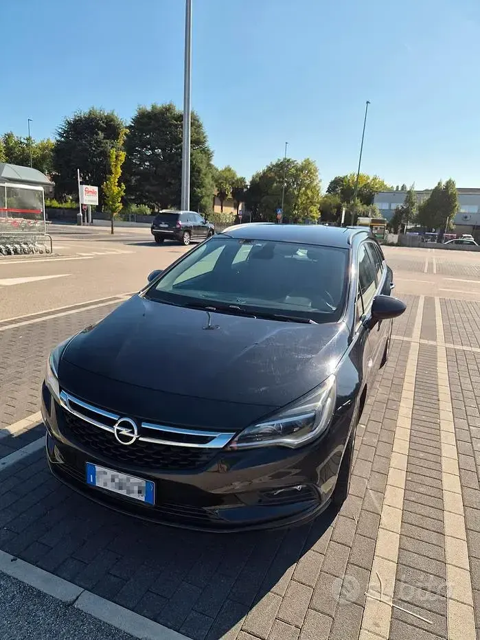 Usata Opel Astra 101 CV (74 kW) 2016 Nero Station wagon