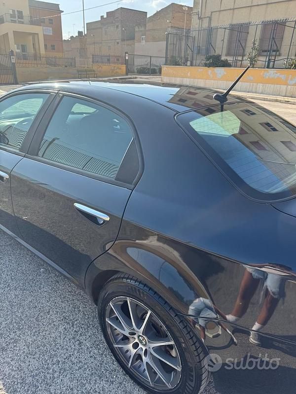 Usata Alfa Romeo 159 Progression 170 CV (125 kW) 2011 Nero Berlina