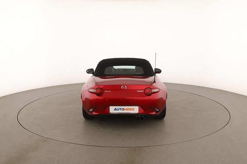 Usata Mazda MX5 Exclusive-Line 132 CV (97 kW) 2023 Rosso Cabrio