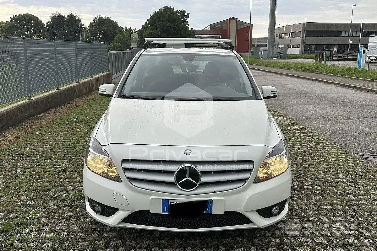 Usata Mercedes B180 Executive 109 CV (80 kW) 2013 Bianco Utilitaria