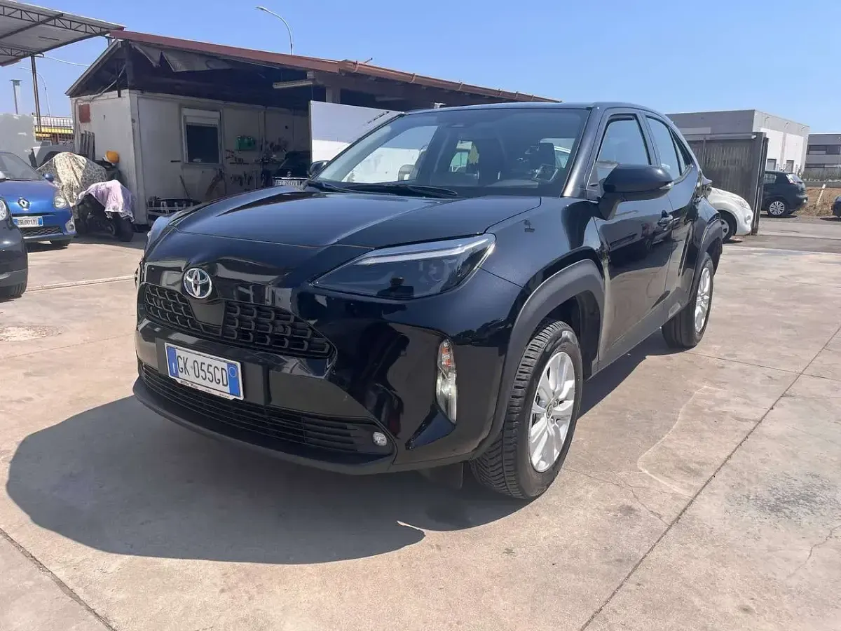 Usata Toyota Yaris Cross Business Edition 92 CV (67 kW) 2022 Nero SUV