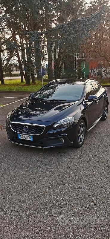 Nero Usata 2014 Volvo V40 CC Ocean Race Station wagon | 7300 € - Immagine 1/4