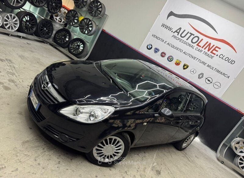 Nero Usata 2009 Opel Corsa Tre volumi | 2990 € (Buon prezzo) - Immagine 1/4
