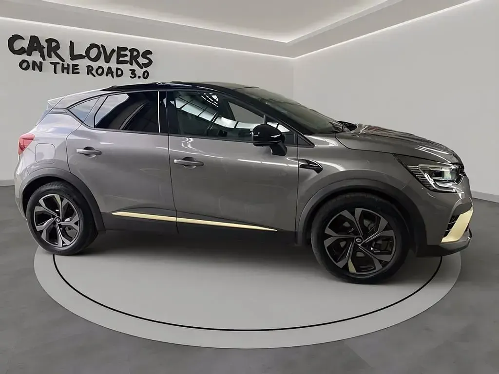 Usata Renault Captur Engineered 143 CV (105 kW) 2023 Xnk be style milano (grigio SUV