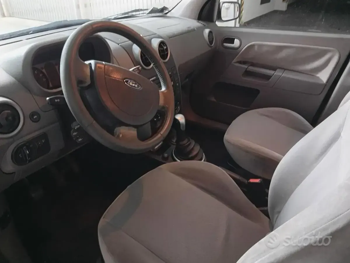 Usata Ford Fusion 101 CV (74 kW) 2003 Verde Utilitaria