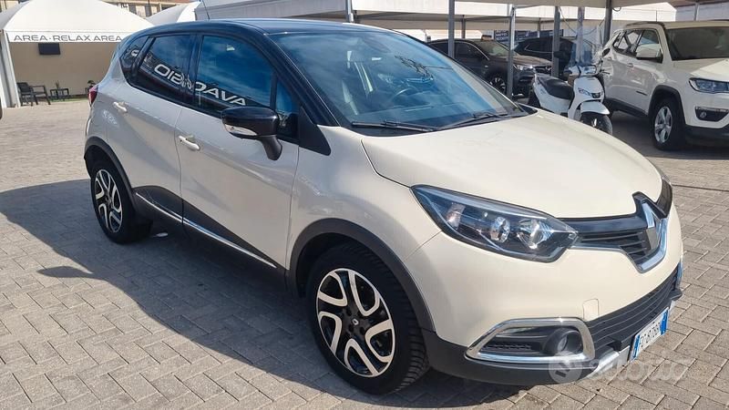 Usata Renault Captur Zen 90 CV (66 kW) 2016 Beige SUV