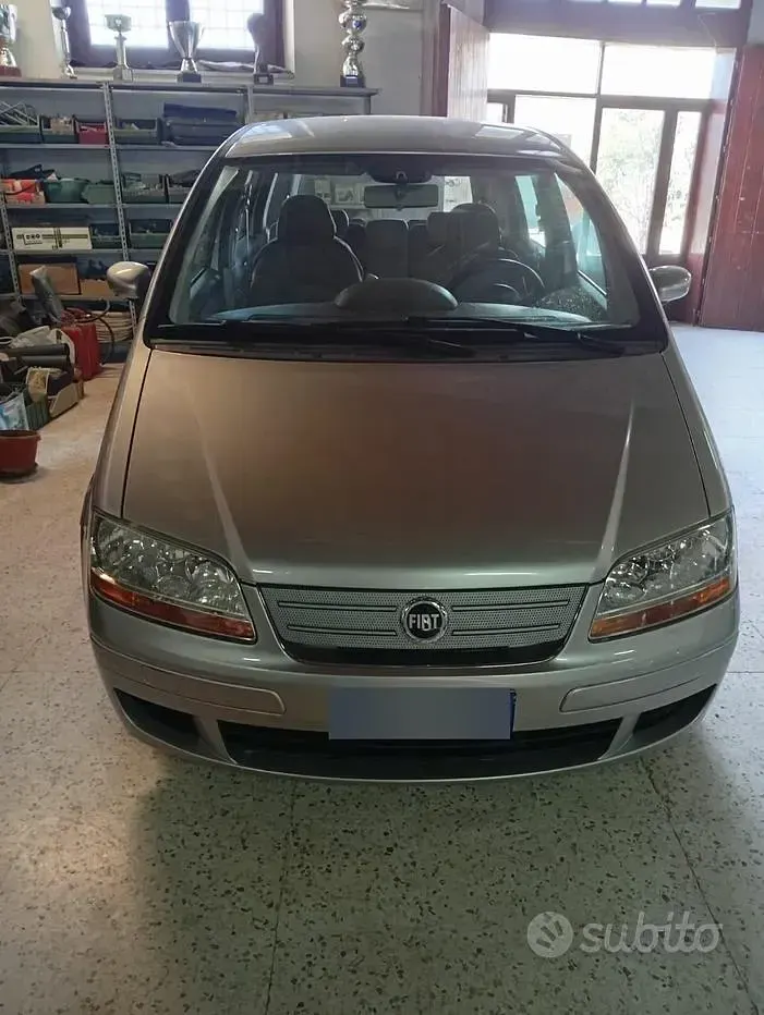 Usata Fiat Idea 69 CV (50 kW) 2005 Grigio Monovolume