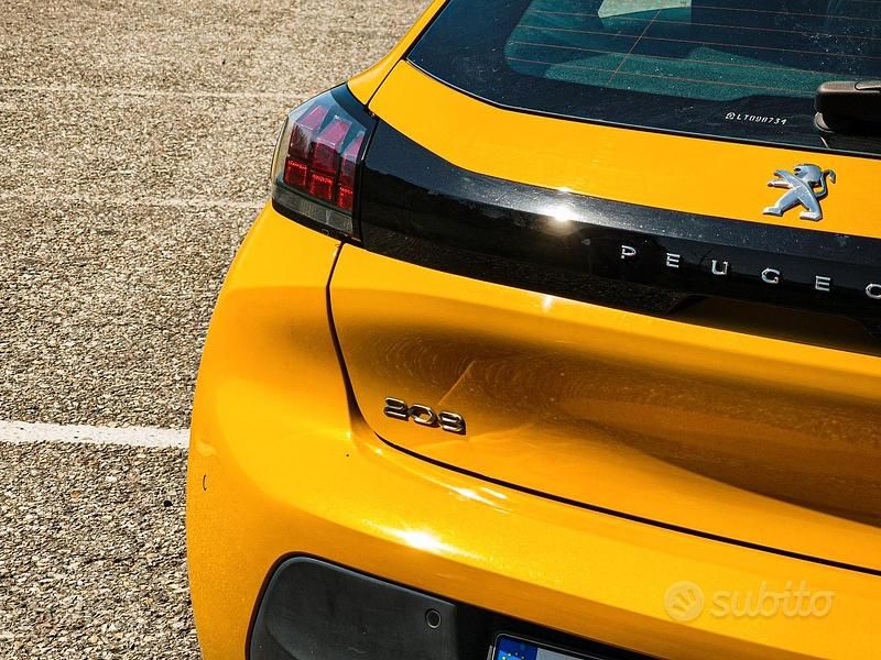 Gebraucht Peugeot 208 Active 75 PS (55 kW) 2020 Gelb Kleinwagen