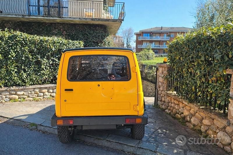 Usata Suzuki Samurai 1989 Giallo SUV