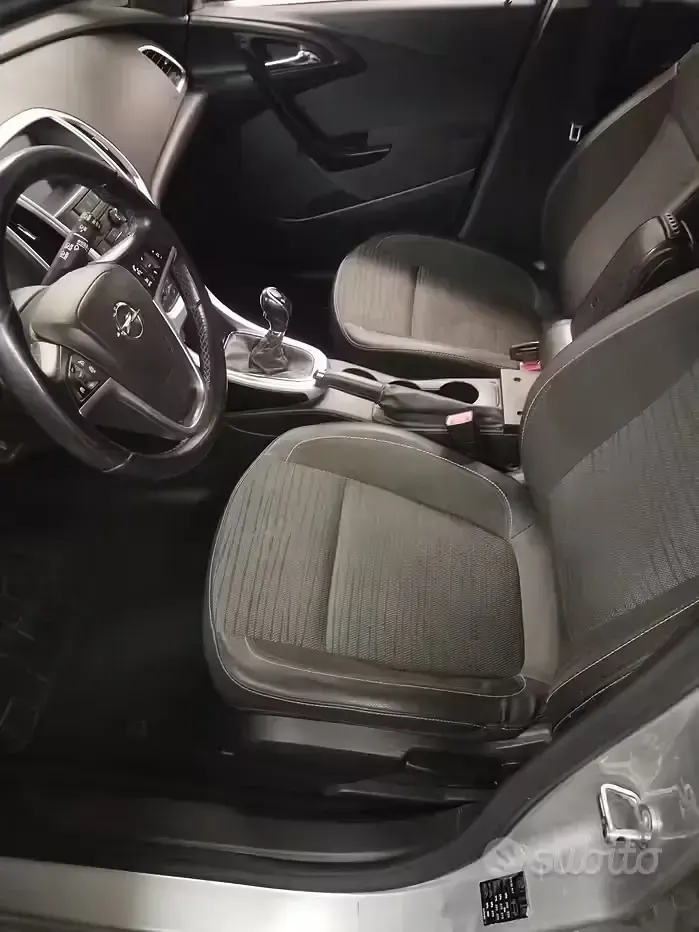 Usata Opel Astra 101 CV (74 kW) 2015 Grigio Station wagon