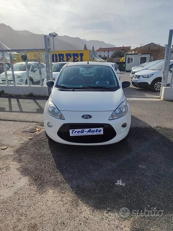 Begagnad Ford Ka Titanium 69 HK (50 kW) 2016 Vit Sedan