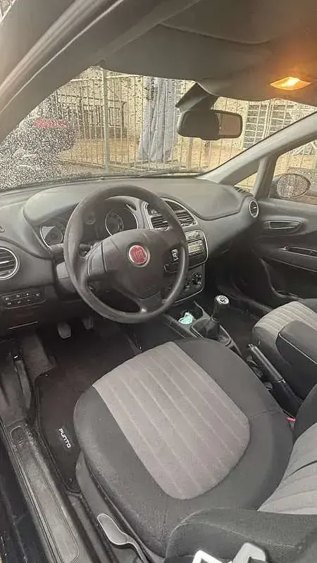 Usata Fiat Punto Easy 95 CV (69 kW) 2018 Utilitaria