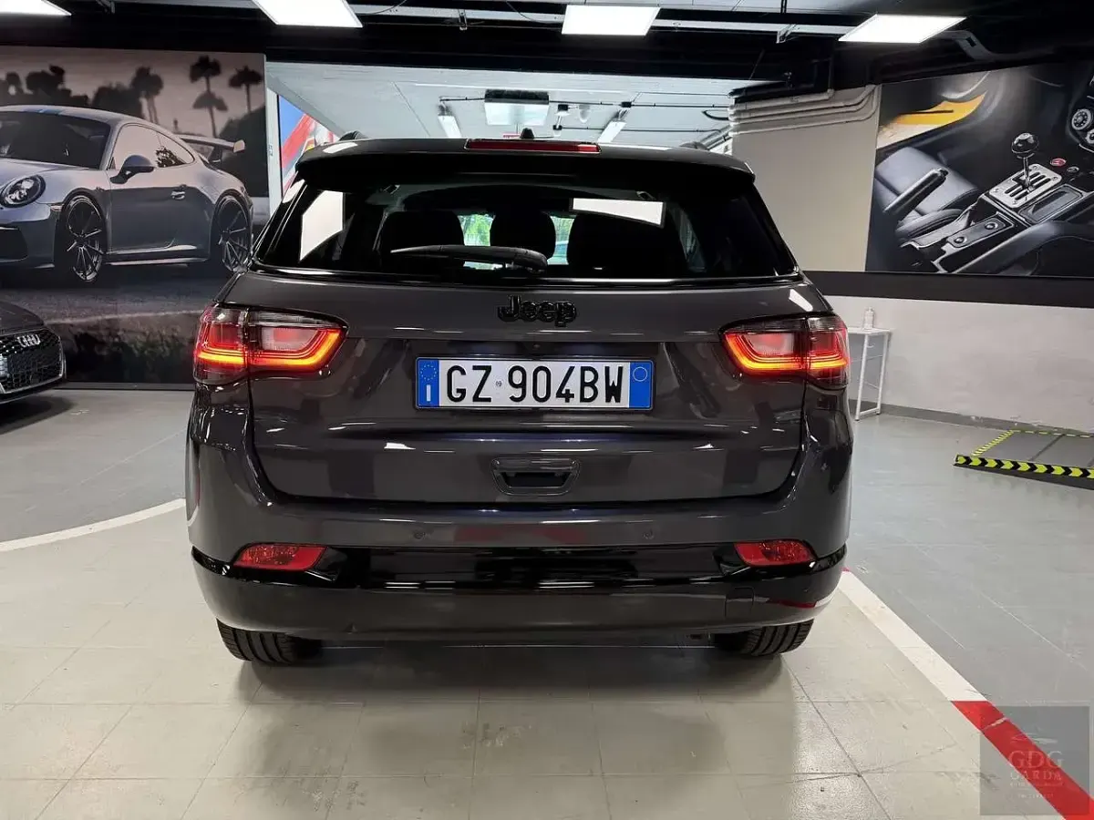 Usata Jeep Compass Summit 131 CV (96 kW) 2025 Grigio SUV