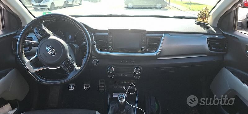 Usata Kia Stonic 97 CV (71 kW) 2020 Grigio SUV