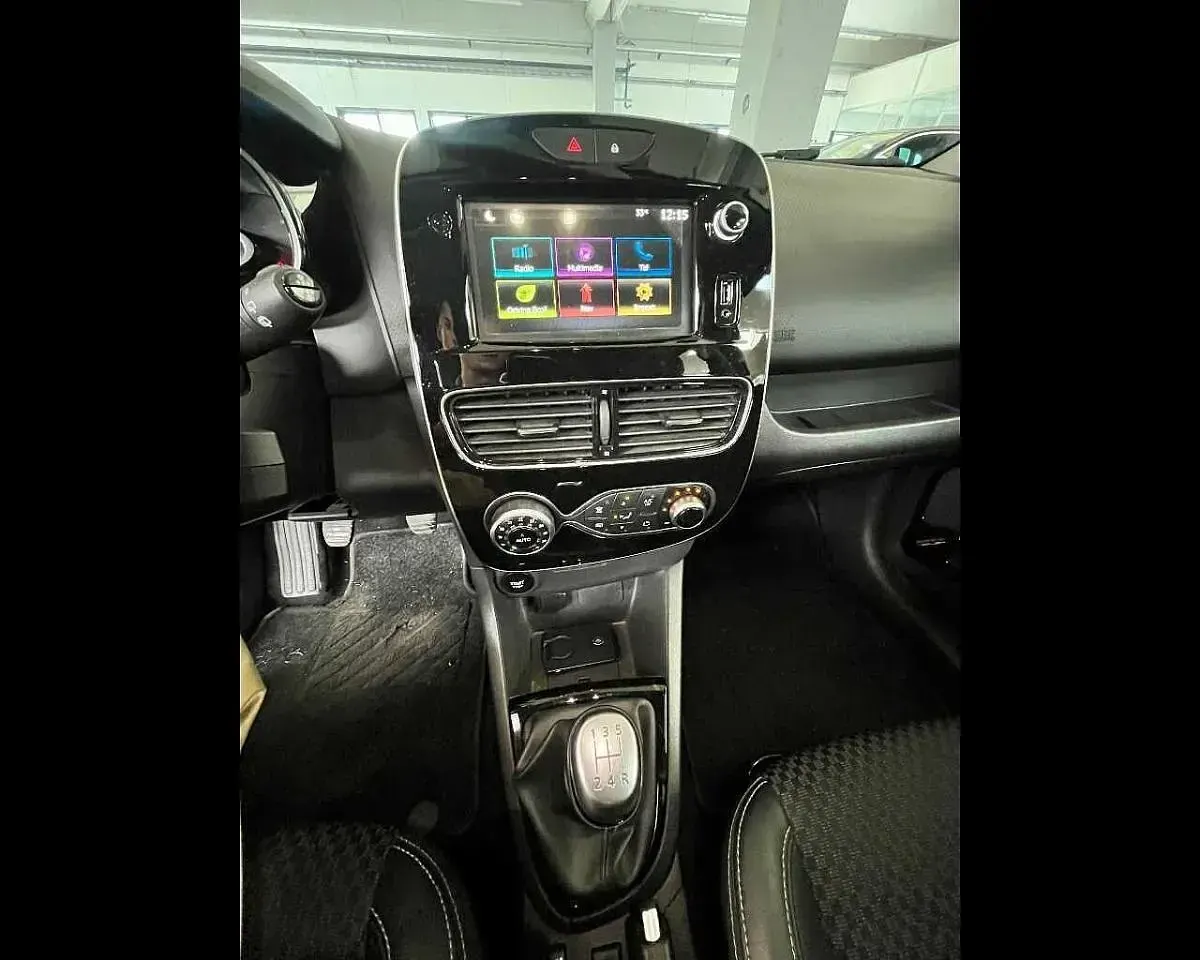 Usata Renault Clio Zen 90 CV (66 kW) 2019 Grigio Utilitaria