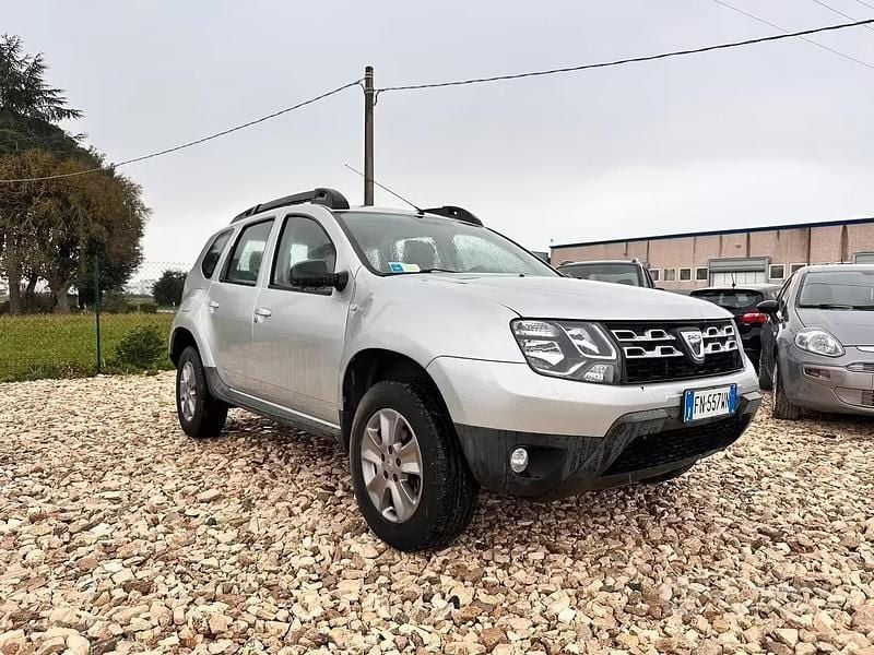 Usata Dacia Duster 110 CV (80 kW) 2015 Grigio SUV