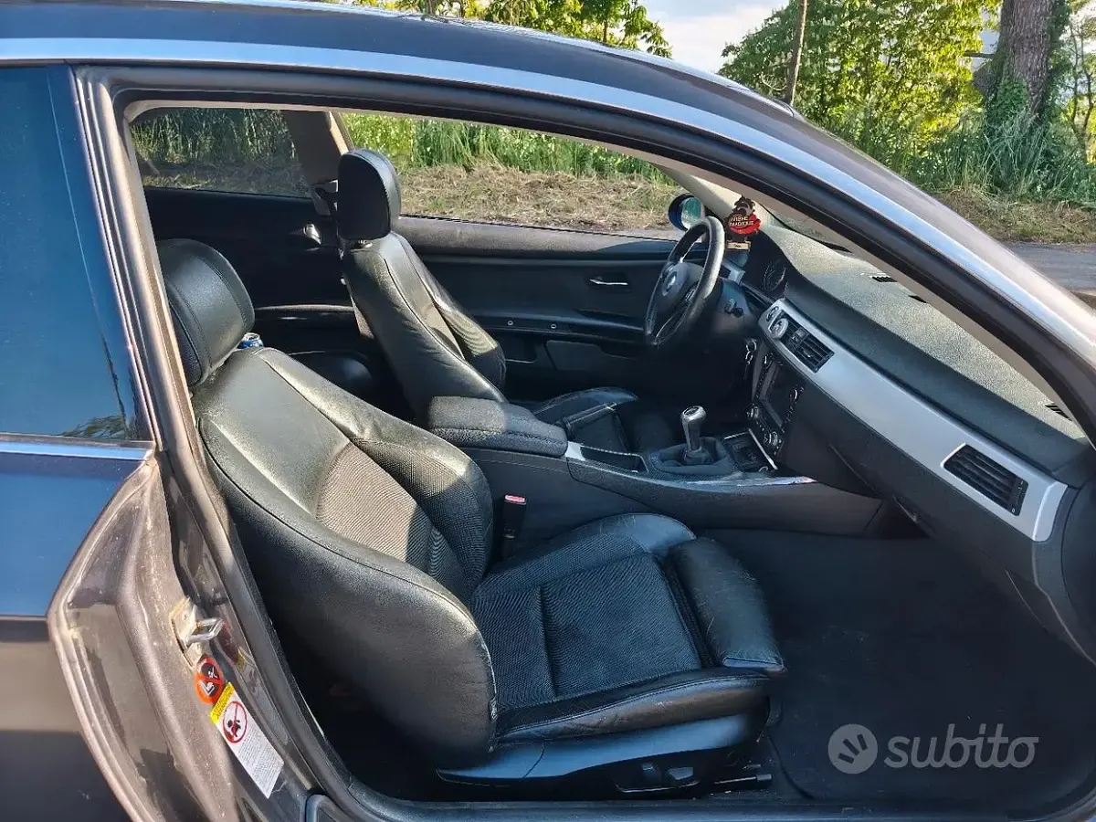 Usata BMW 325 218 CV (160 kW) 2006 Grigio Coupé