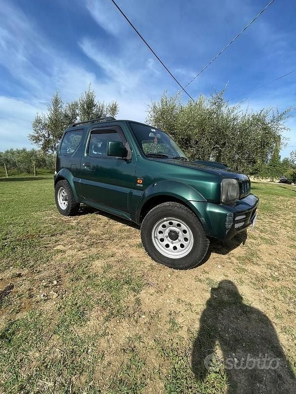 Second-hand Suzuki Jimny 65 CP (47 kW) 2010 Verde SUV