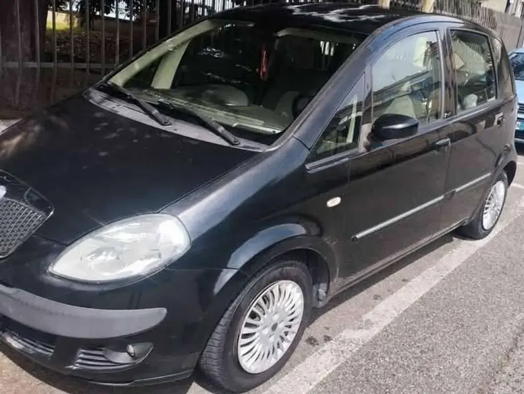 Usata Lancia Musa 95 CV (69 kW) 2007 Nero Monovolume