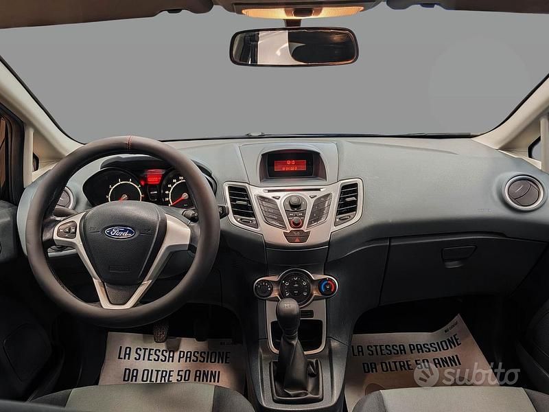 Usata Ford Fiesta 92 CV (67 kW) 2010 Nero Berlina