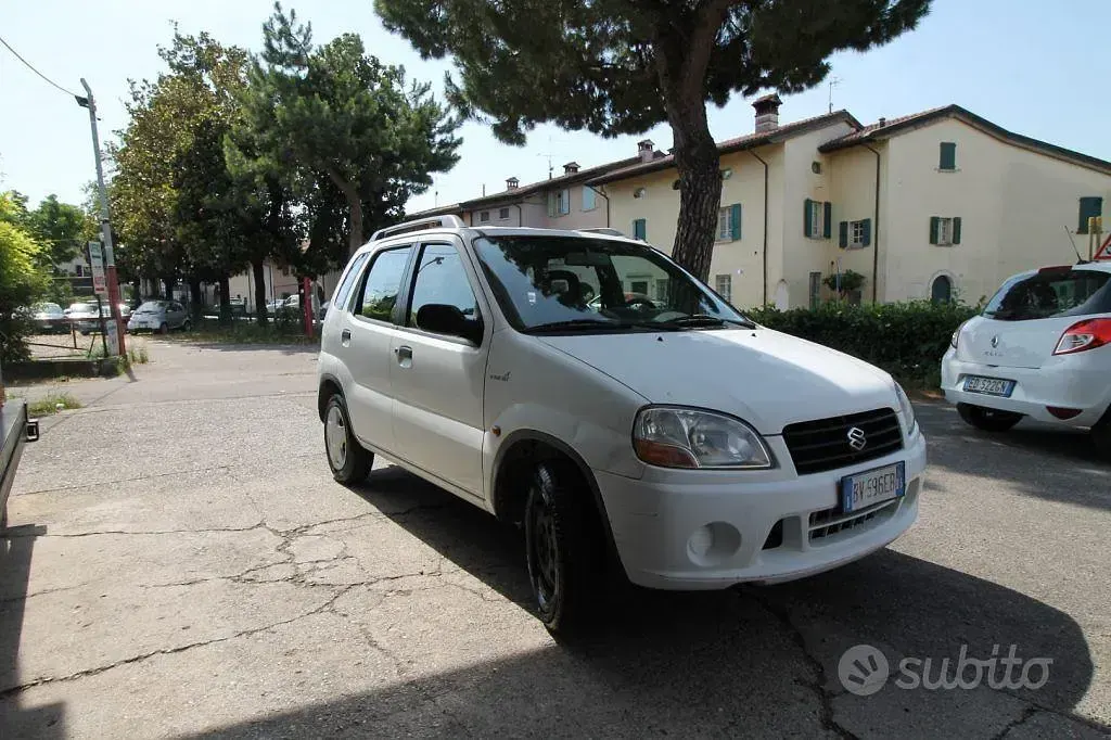 Usata Suzuki Ignis GL 83 CV (61 kW) 2001 Grigio Utilitaria