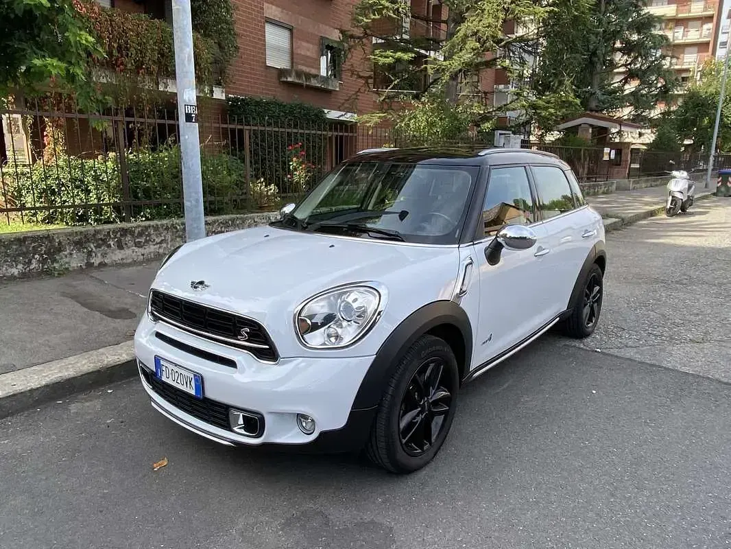 Usata Mini Cooper SD Countryman Business 143 CV (105 kW) 2016 Bianco SUV