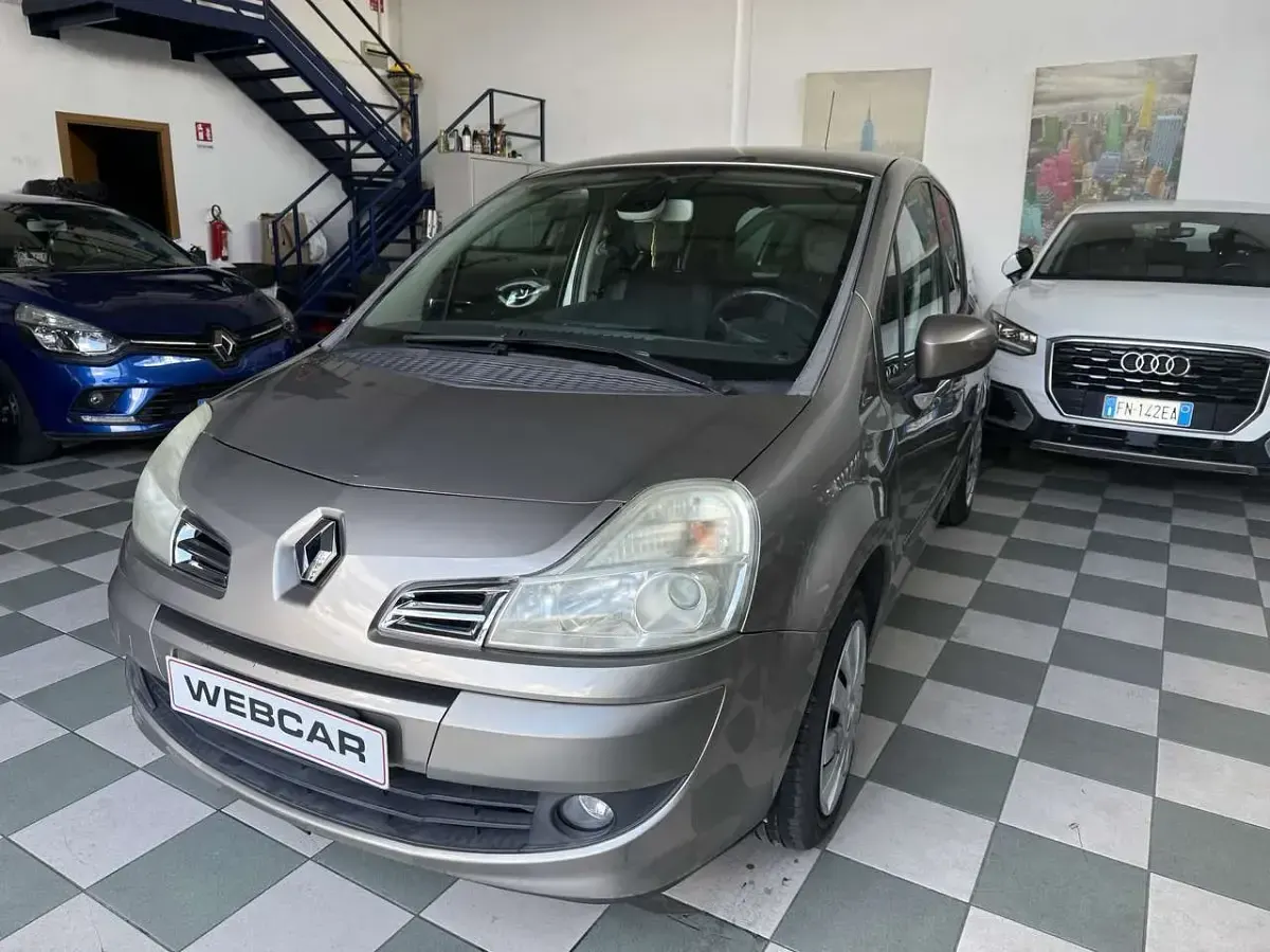 Usata Renault Modus 75 CV (55 kW) 2011 Grigio Monovolume