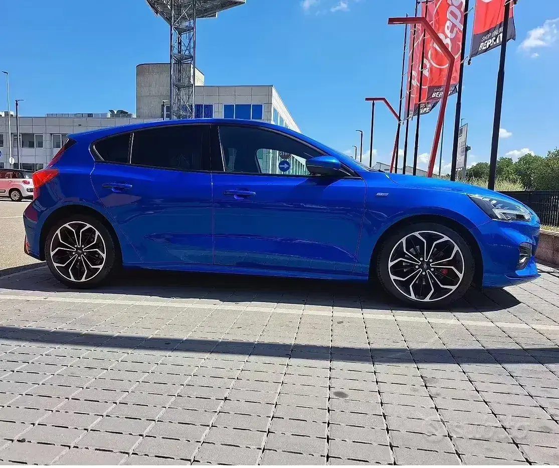 Usata Ford Focus ST-Line 120 CV (88 kW) 2019 Bluazzurro Berlina