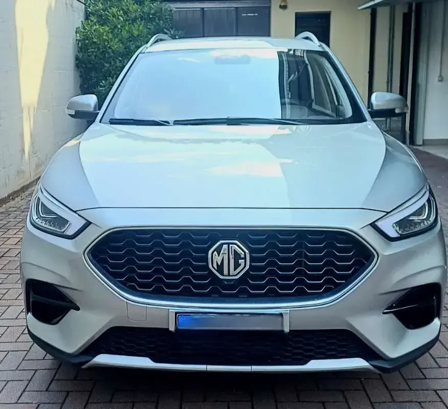 Usata MG ZS Comfort 106 CV (77 kW) 2023 Grigio SUV
