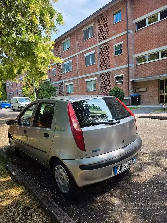 Usata Fiat Punto 80 CV (58 kW) 2001 Grigio Utilitaria