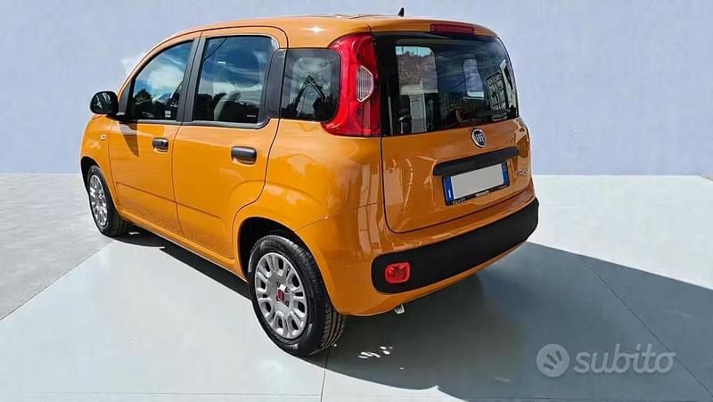 Usata Fiat Panda S 70 CV (51 kW) 2022 Orange pastello Utilitaria