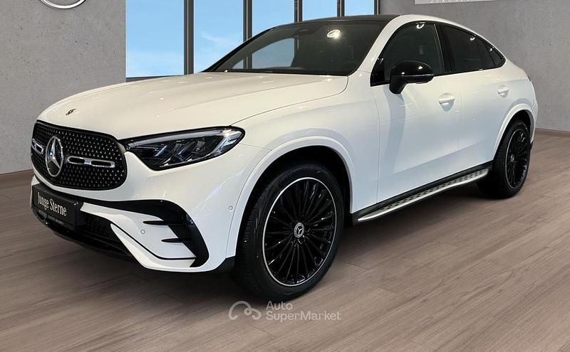 Bianco Usata 2024 Mercedes GLC220 AMG Coupé | 64.900 € (Buon prezzo) - Immagine 1/4