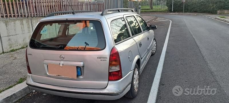 Usata Opel Astra Club 75 CV (55 kW) 2001 Grigio Station wagon