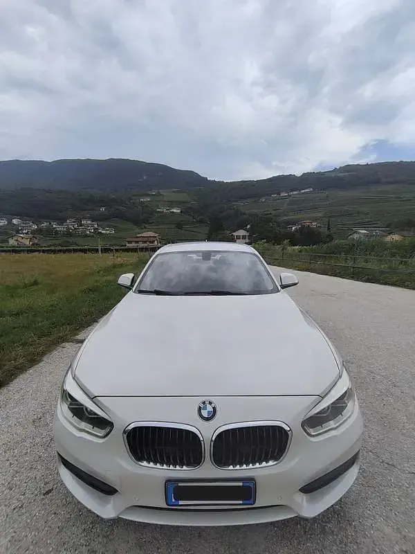 Usata BMW 118 Advantage 150 CV (110 kW) 2016 Utilitaria