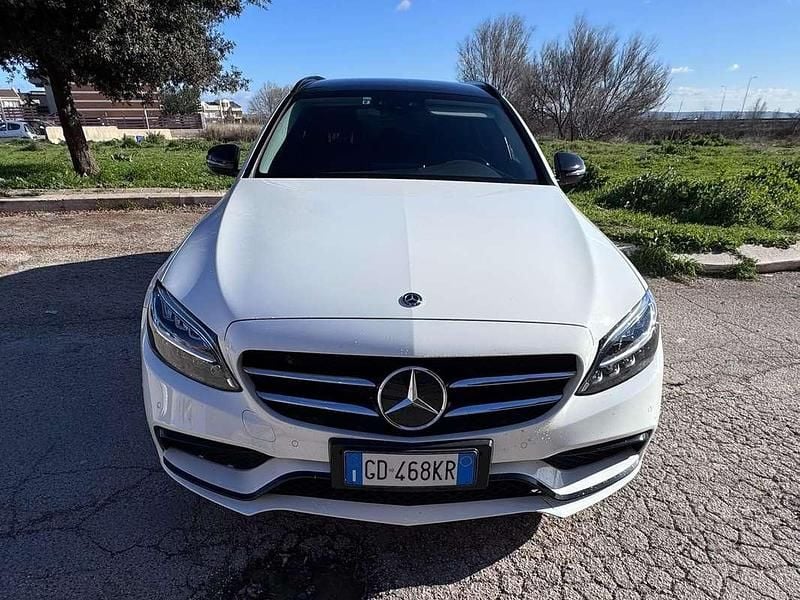 Usata Mercedes C300e Business 194 CV (142 kW) 2021 Bianco Station wagon