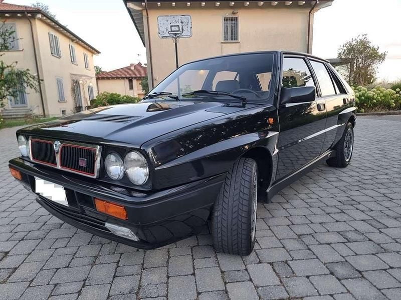 Usata Lancia Delta 196 CV (144 kW) 1992 Nero Utilitaria